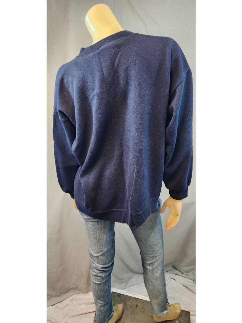 Vintage Disney Winnie Pooh Windsday Blue Crew Neck LS Sweatshirt Top LARGE USED - Picture 4 of 6